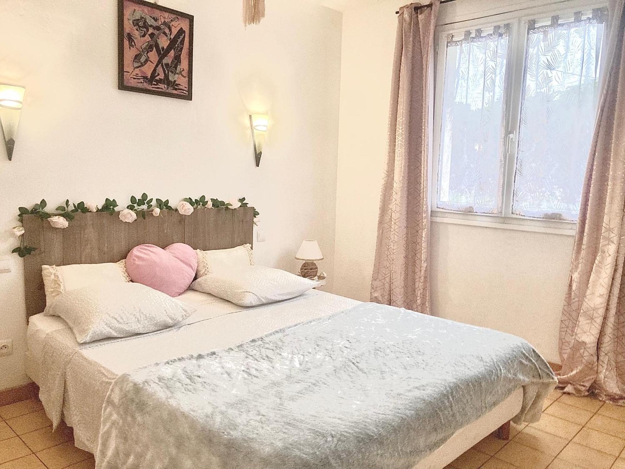 Villa 110m2, 7 pers, Jacuzzi , 3 chambres, terrain clos et arboré 2500m2 Trèbes Extérieur photo